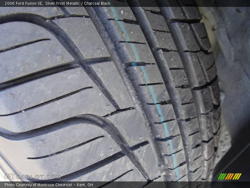 Silver Frost Metallic / Charcoal Black 2006 Ford Fusion SE
