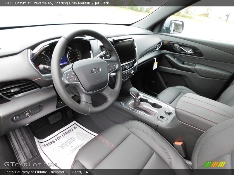 Sterling Gray Metallic / Jet Black 2023 Chevrolet Traverse RS