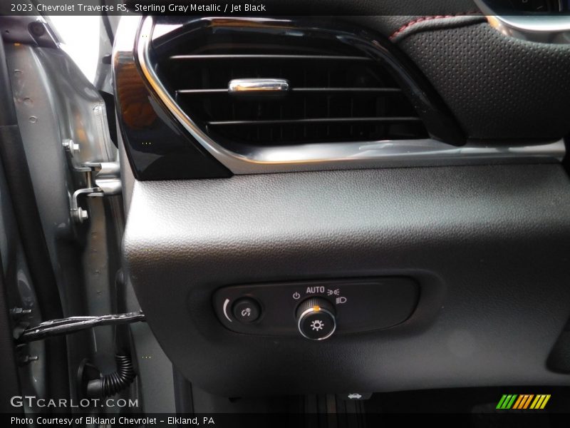 Sterling Gray Metallic / Jet Black 2023 Chevrolet Traverse RS