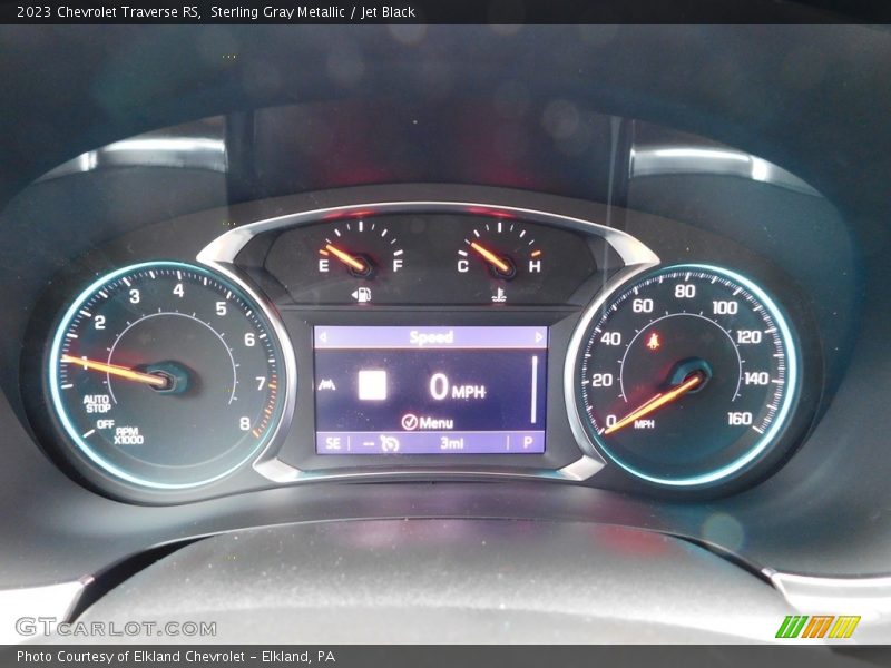 Sterling Gray Metallic / Jet Black 2023 Chevrolet Traverse RS