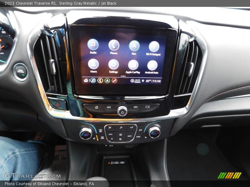 Sterling Gray Metallic / Jet Black 2023 Chevrolet Traverse RS