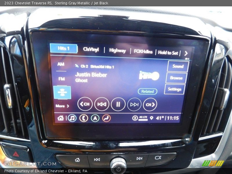 Sterling Gray Metallic / Jet Black 2023 Chevrolet Traverse RS