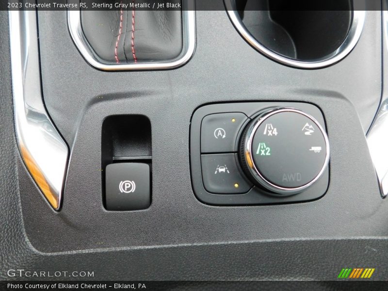 Sterling Gray Metallic / Jet Black 2023 Chevrolet Traverse RS