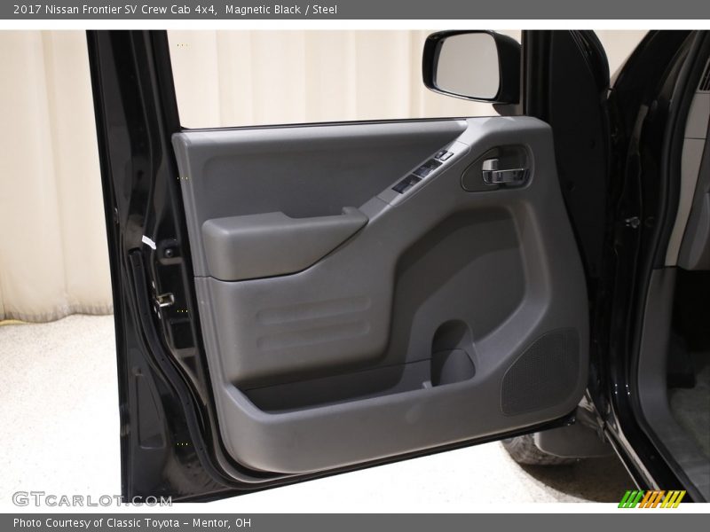 Magnetic Black / Steel 2017 Nissan Frontier SV Crew Cab 4x4