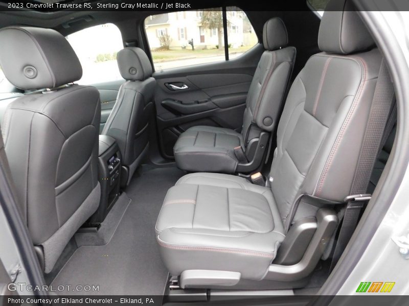 Sterling Gray Metallic / Jet Black 2023 Chevrolet Traverse RS