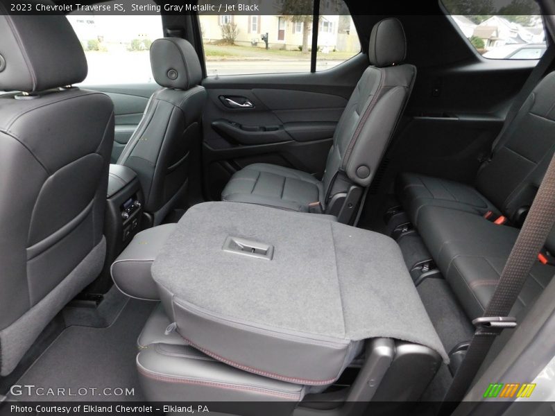 Sterling Gray Metallic / Jet Black 2023 Chevrolet Traverse RS