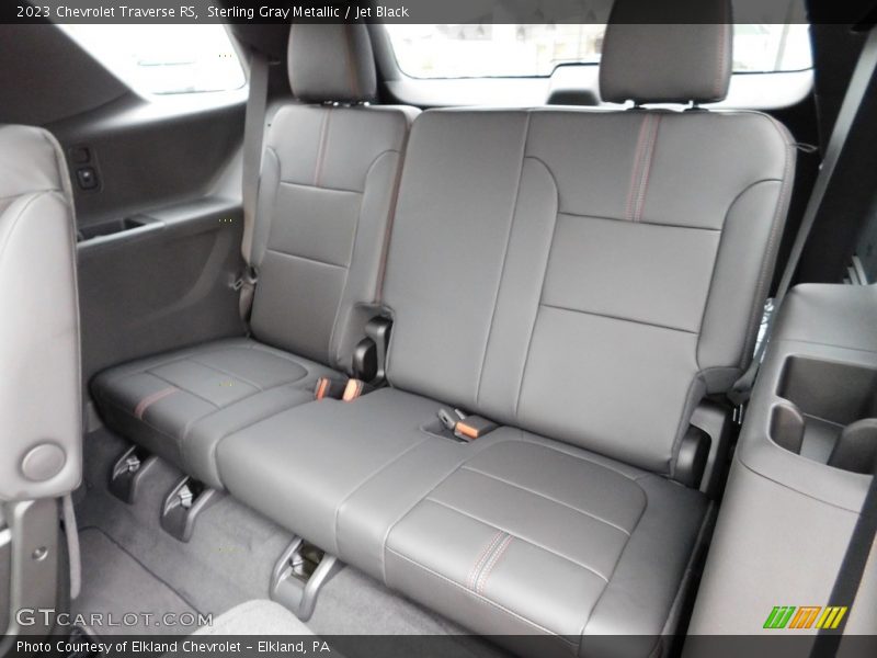 Sterling Gray Metallic / Jet Black 2023 Chevrolet Traverse RS