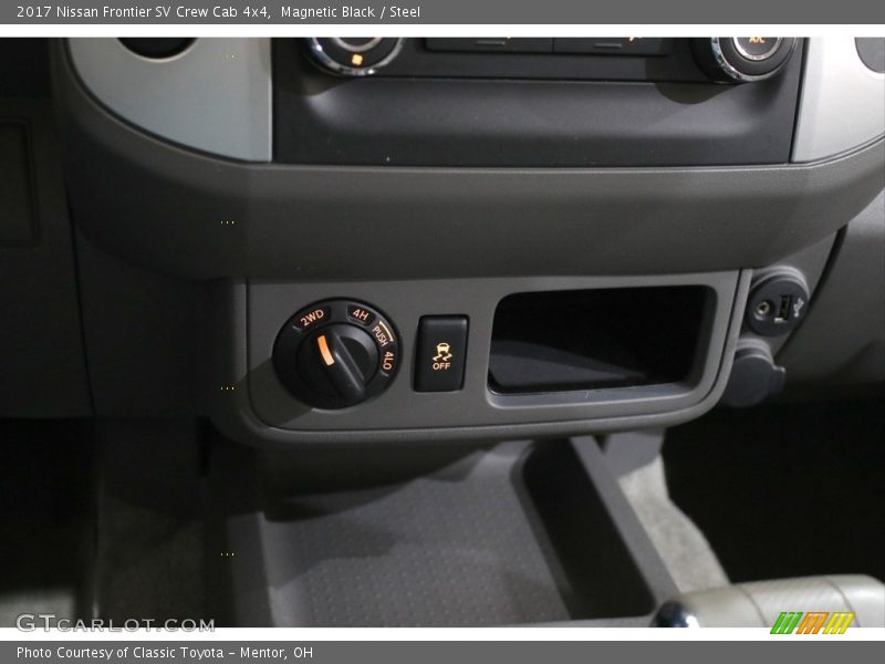 Magnetic Black / Steel 2017 Nissan Frontier SV Crew Cab 4x4