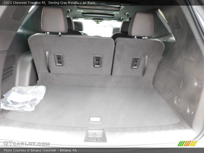 Sterling Gray Metallic / Jet Black 2023 Chevrolet Traverse RS