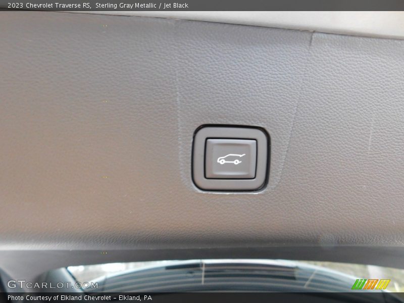 Sterling Gray Metallic / Jet Black 2023 Chevrolet Traverse RS