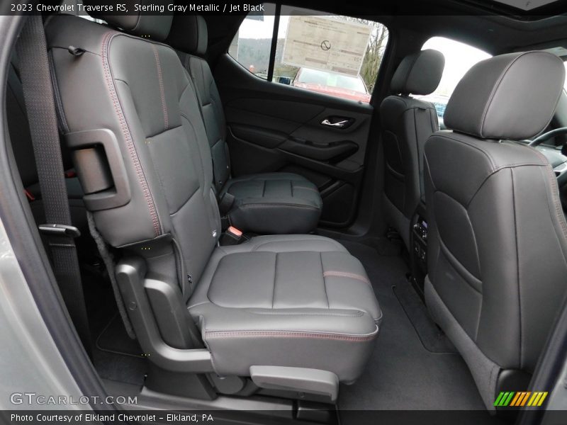 Sterling Gray Metallic / Jet Black 2023 Chevrolet Traverse RS