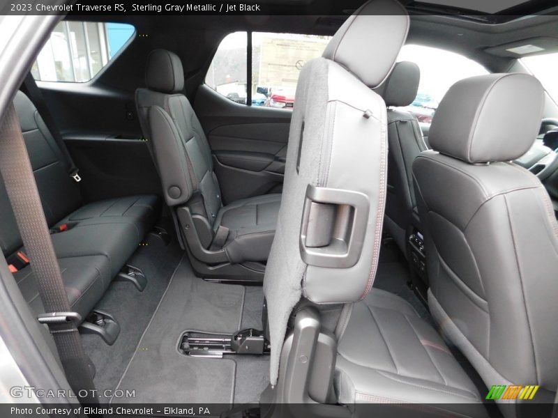 Sterling Gray Metallic / Jet Black 2023 Chevrolet Traverse RS