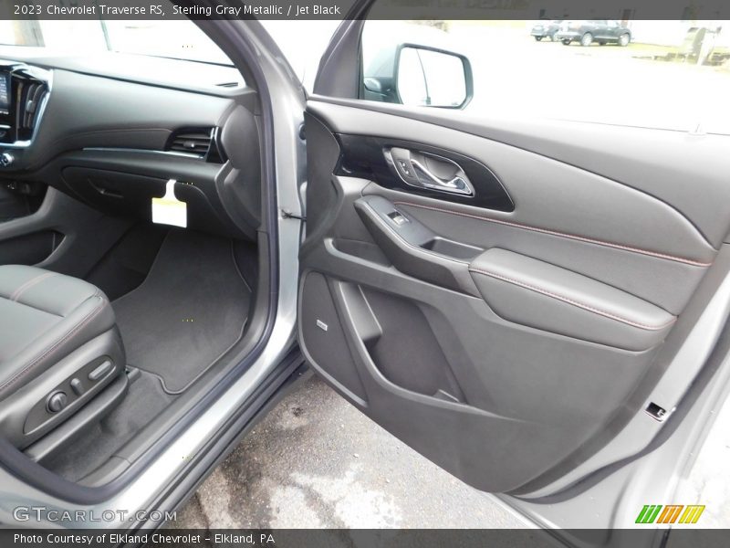 Sterling Gray Metallic / Jet Black 2023 Chevrolet Traverse RS