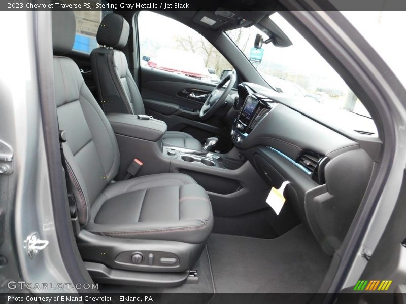 Sterling Gray Metallic / Jet Black 2023 Chevrolet Traverse RS