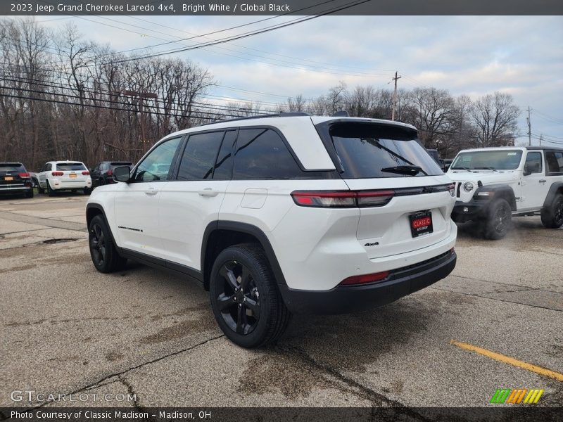 Bright White / Global Black 2023 Jeep Grand Cherokee Laredo 4x4