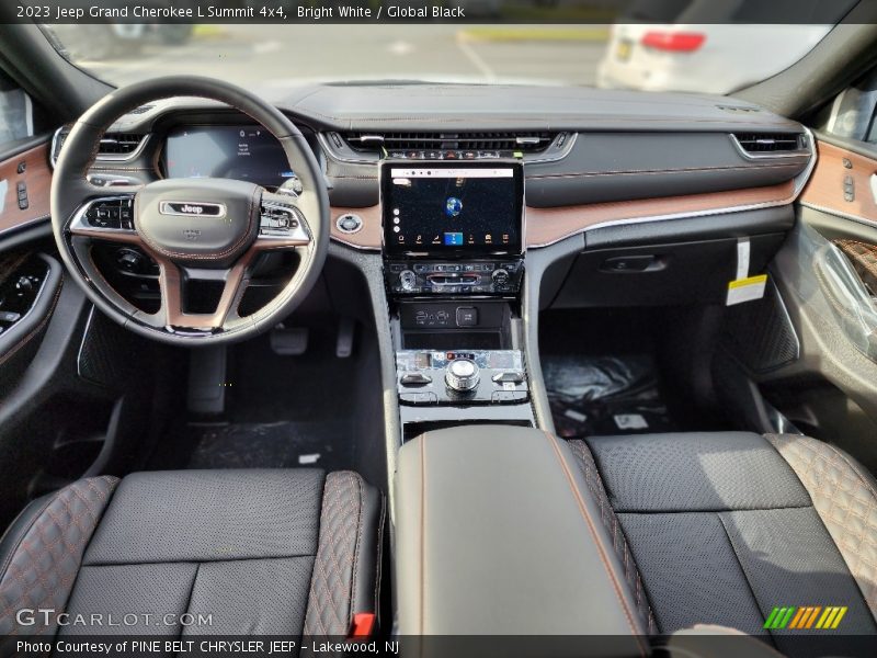  2023 Grand Cherokee L Summit 4x4 Global Black Interior