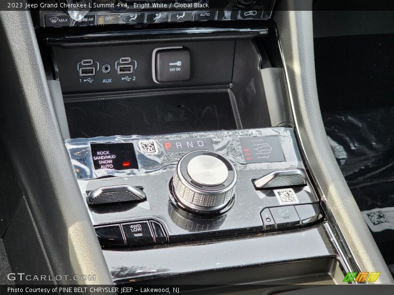  2023 Grand Cherokee L Summit 4x4 8 Speed Automatic Shifter