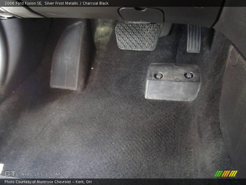 Silver Frost Metallic / Charcoal Black 2006 Ford Fusion SE