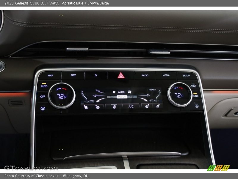 Controls of 2023 GV80 3.5T AWD