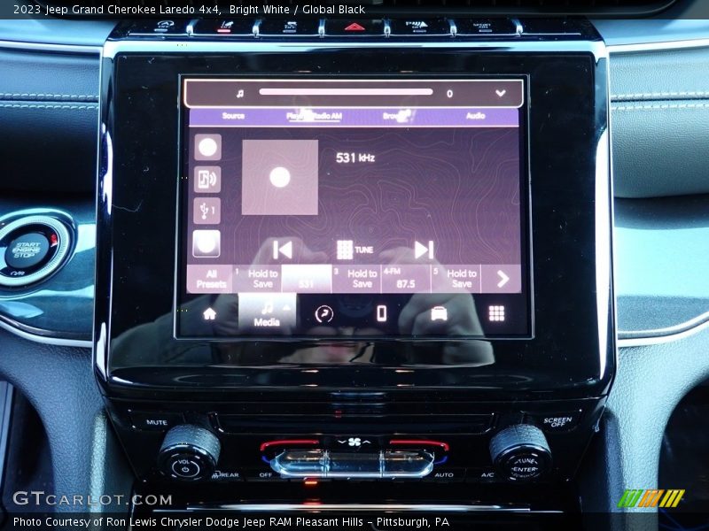 Bright White / Global Black 2023 Jeep Grand Cherokee Laredo 4x4