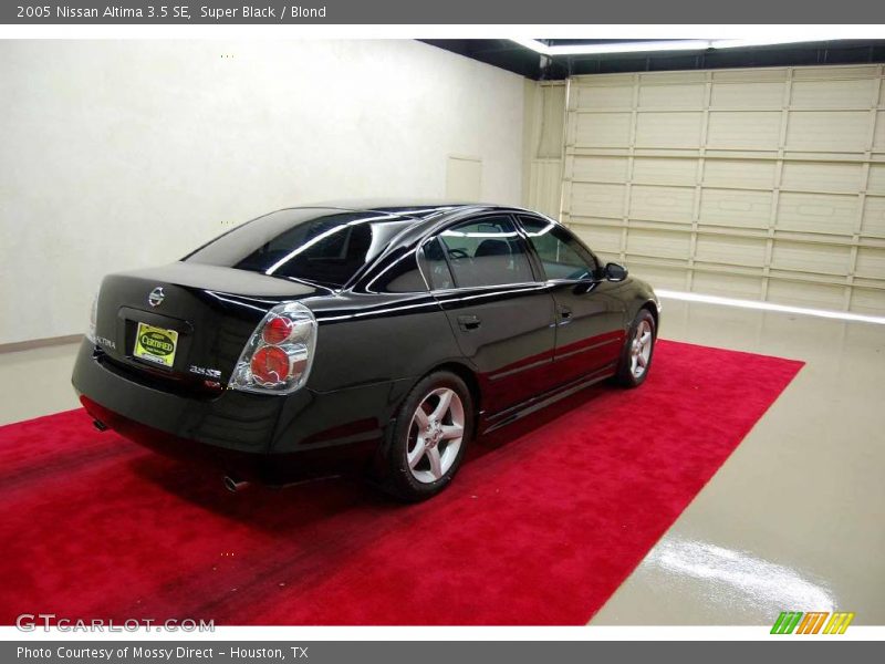 Super Black / Blond 2005 Nissan Altima 3.5 SE