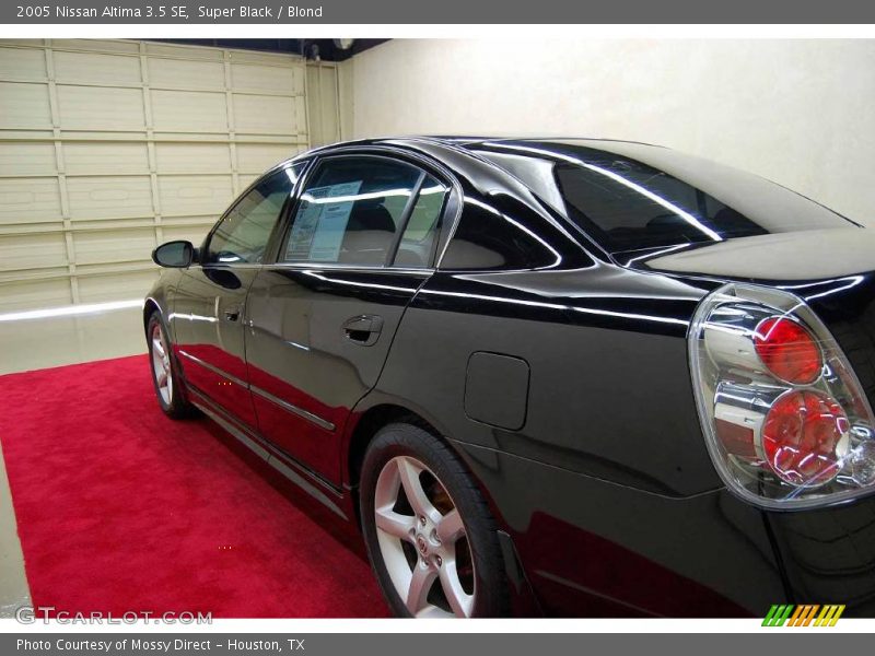 Super Black / Blond 2005 Nissan Altima 3.5 SE