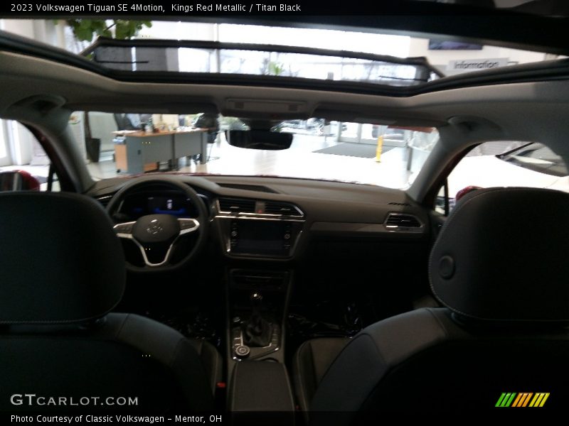 Kings Red Metallic / Titan Black 2023 Volkswagen Tiguan SE 4Motion
