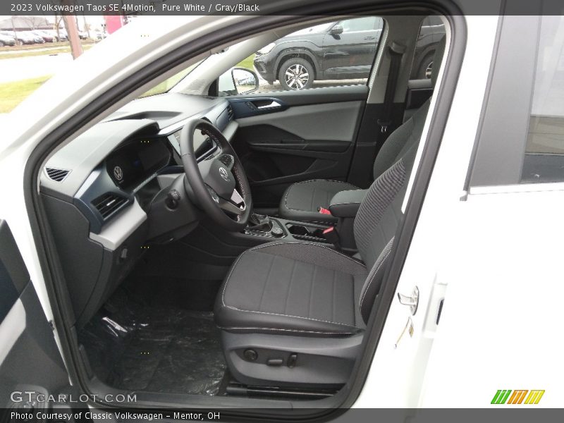 Pure White / Gray/Black 2023 Volkswagen Taos SE 4Motion