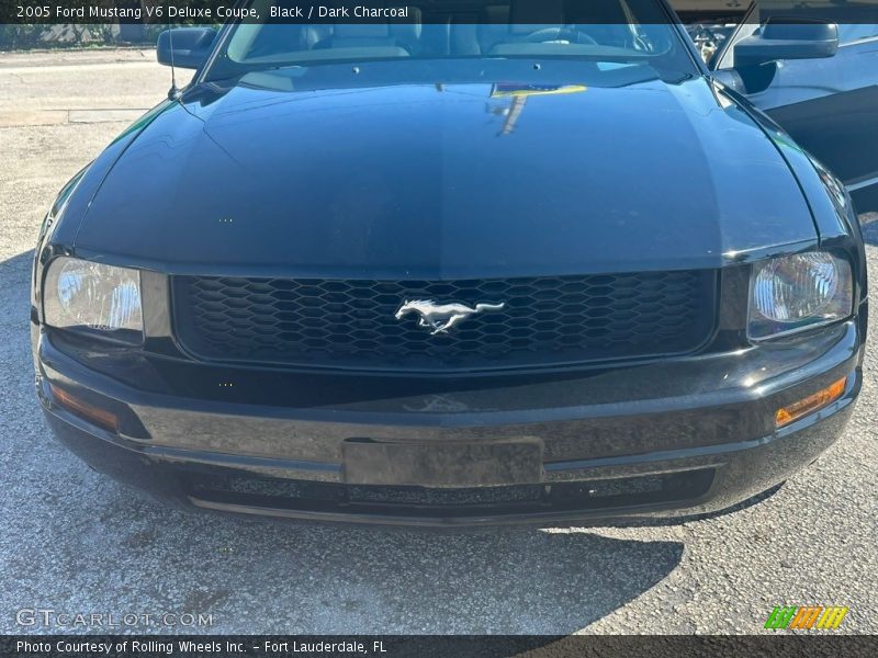 Black / Dark Charcoal 2005 Ford Mustang V6 Deluxe Coupe