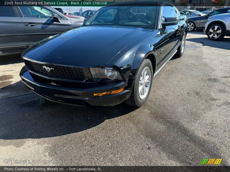 Black / Dark Charcoal 2005 Ford Mustang V6 Deluxe Coupe