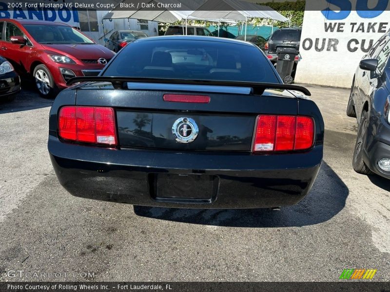 Black / Dark Charcoal 2005 Ford Mustang V6 Deluxe Coupe