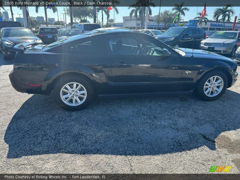 Black / Dark Charcoal 2005 Ford Mustang V6 Deluxe Coupe