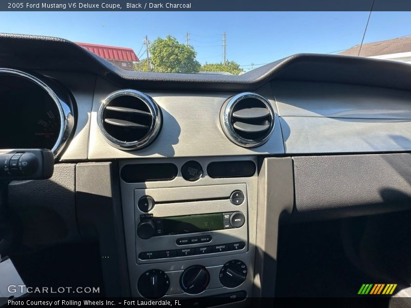 Black / Dark Charcoal 2005 Ford Mustang V6 Deluxe Coupe