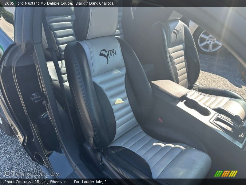 Black / Dark Charcoal 2005 Ford Mustang V6 Deluxe Coupe