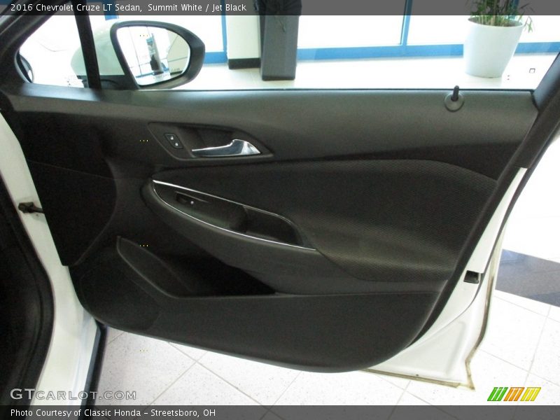 Summit White / Jet Black 2016 Chevrolet Cruze LT Sedan