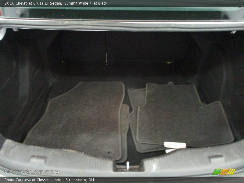 Summit White / Jet Black 2016 Chevrolet Cruze LT Sedan