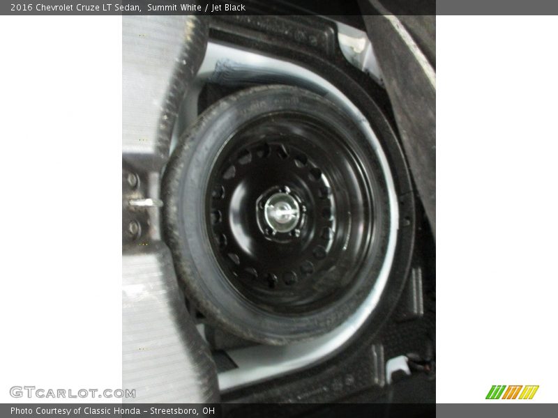 Summit White / Jet Black 2016 Chevrolet Cruze LT Sedan