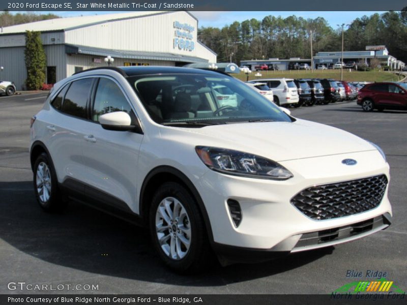 Star White Metallic Tri-Coat / Sandstone 2020 Ford Escape SE