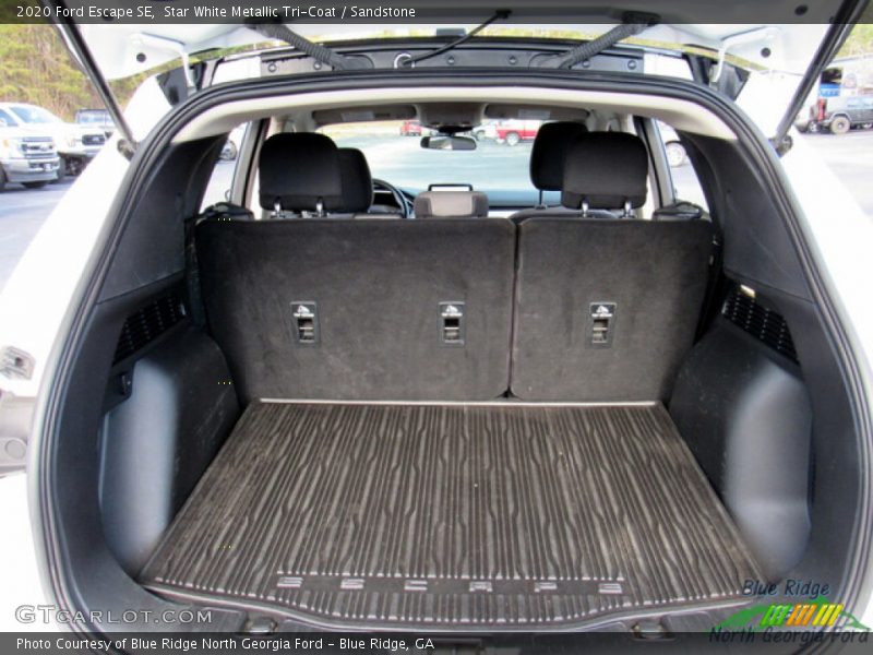 Star White Metallic Tri-Coat / Sandstone 2020 Ford Escape SE