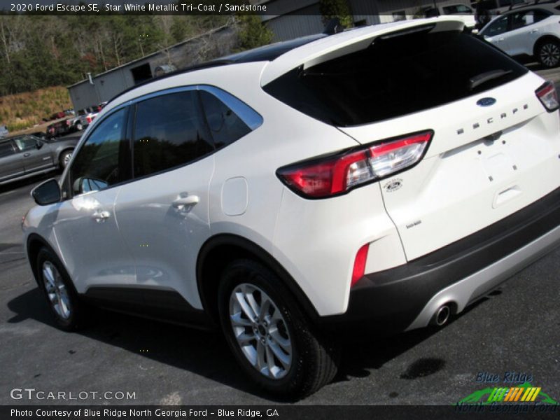 Star White Metallic Tri-Coat / Sandstone 2020 Ford Escape SE