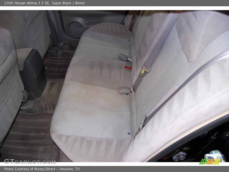Super Black / Blond 2005 Nissan Altima 3.5 SE