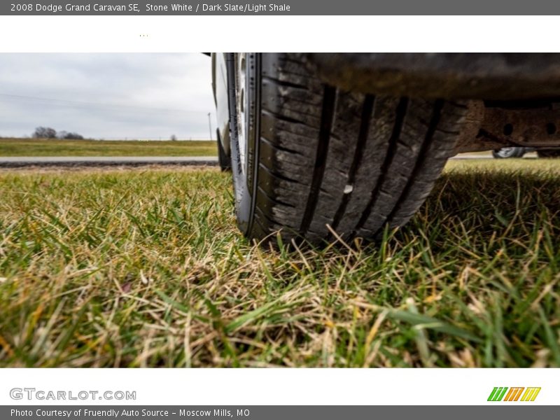 Stone White / Dark Slate/Light Shale 2008 Dodge Grand Caravan SE