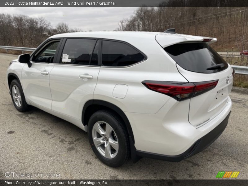 Wind Chill Pearl / Graphite 2023 Toyota Highlander LE AWD