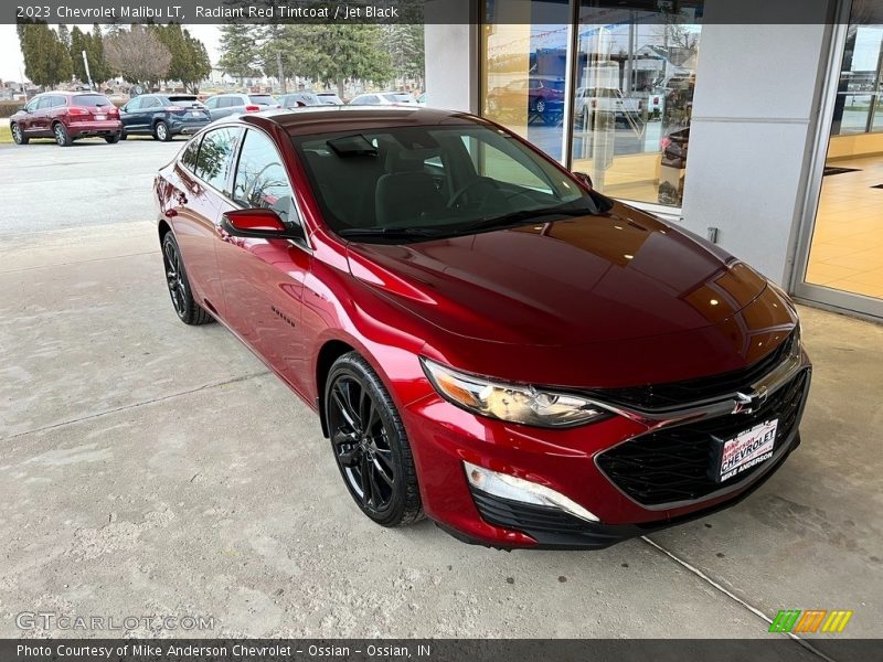 Front 3/4 View of 2023 Malibu LT