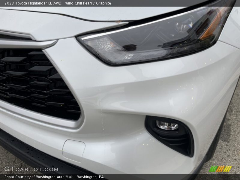 Wind Chill Pearl / Graphite 2023 Toyota Highlander LE AWD