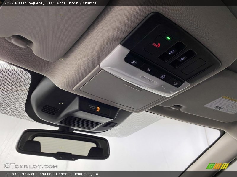 Pearl White Tricoat / Charcoal 2022 Nissan Rogue SL
