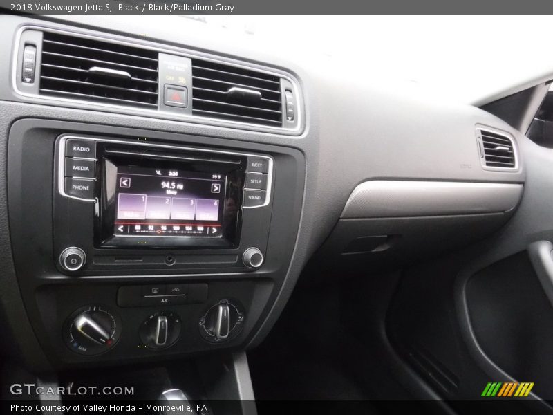 Black / Black/Palladium Gray 2018 Volkswagen Jetta S