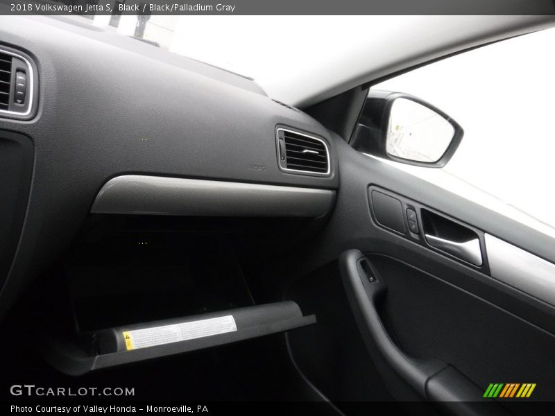 Black / Black/Palladium Gray 2018 Volkswagen Jetta S