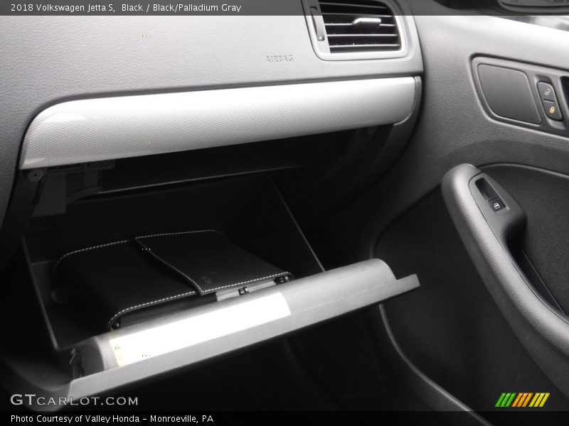 Black / Black/Palladium Gray 2018 Volkswagen Jetta S