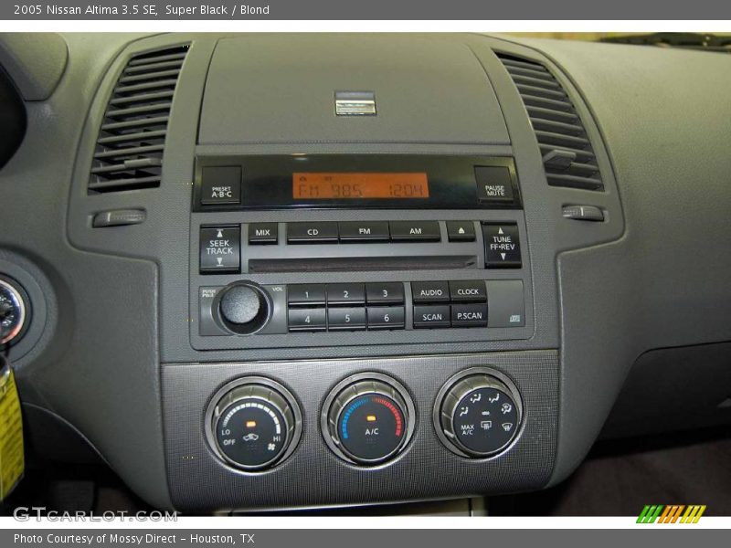 Super Black / Blond 2005 Nissan Altima 3.5 SE